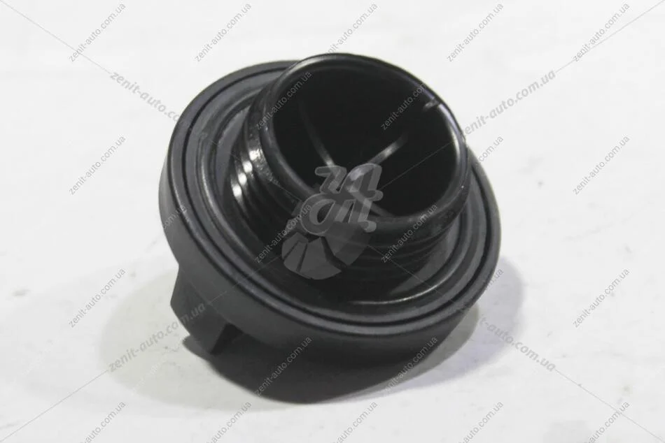 Крышка маслозаливной горловины ДВС Rav4 (12-, 18-), LC200 (08-) (12180-38010) TOYOTA '1218038010 (фото 1)