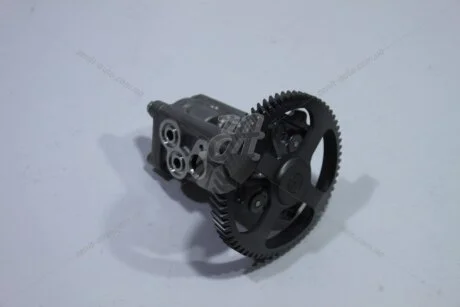 Мастилонасос ДВЗ (додатковий) LC200 (17-) 4,5d (151A051020) Toyota TOYOTA '151A051020