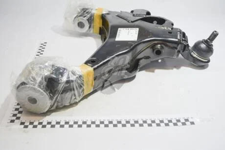 Рычаг подвески передн нижн лев LC200 (08-) (48069-60030) TOYOTA 4806960030