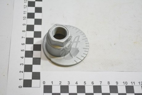 Шайба развала с гайкой передн нижн рычага LC200 (08-) (48452-34011) TOYOTA 4845234011