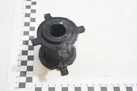 Втулка стабілізатора зад (48815-60221) TOYOTA 4881560221
