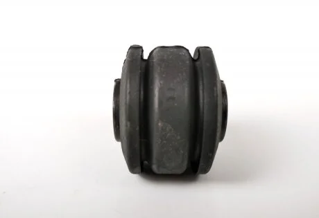 Втулка стабілізатора задн LC200 (08-) (48849-60010) TOYOTA 4884960010
