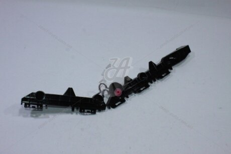 Кронштейн лів задн бампера Rav4 (17-) 2,0i CVT TOYOTA '5215642050