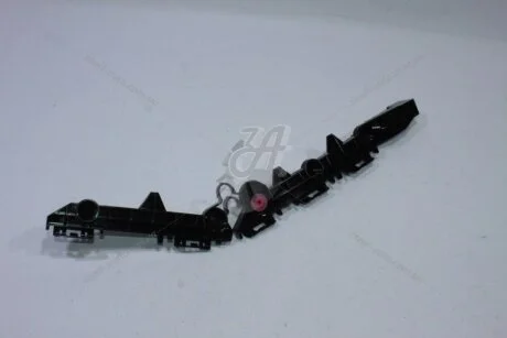 Кронштейн лів задн бампера Rav4 (17-) 2,0i CVT Toyota TOYOTA '5215642050