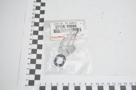 Втулка заднего бампера (52356-60050) TOYOTA 5235660050