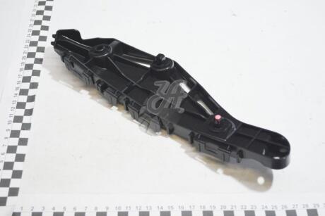 Кронштейн бампера переднего левый (52536-48040) TOYOTA '5253648040