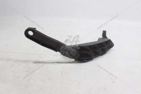 Кронштейн прав центр задн бампера Rav4 (17-) TOYOTA '5256242060