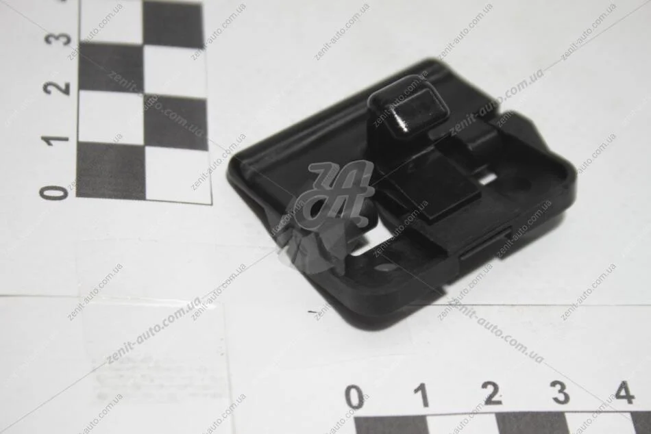 Замок крышки перчаточного ящика (58908-33030) TOYOTA 5890833030 (фото 1)