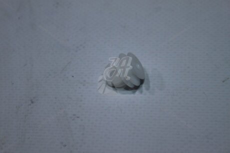 Кліпса накладки колісної арки / обшивки салона Rav4 (17-) 2,0i CVT TOYOTA '6221713010