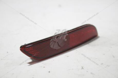 Светоотражатель на бампере заднем, правый (81910-33030) TOYOTA 8191033030