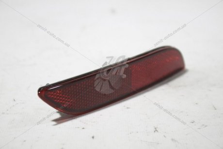 Светоотражатель на бампере заднем, правый (81910-33030) TOYOTA 8191033030