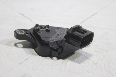 Датчик селектора АКПП Rav4 (17-) 2,0i CVT TOYOTA '8454012240