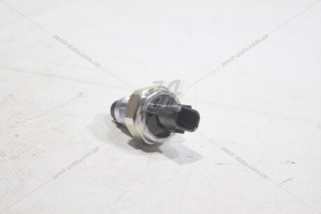 Датчик роздатки Rav4 (17-) 2,0i CVT TOYOTA '8454642010