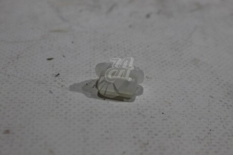 Гніздо саморіза (пластик) Rav4 (17-) 2,0i CVT TOYOTA '9018904059