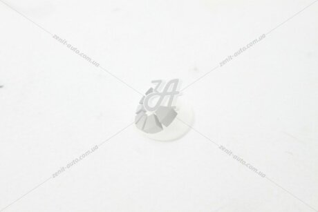 Гніздо саморіза (пластик) Rav4 (17-) 2,0i CVT TOYOTA '9018905003