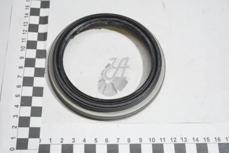 Сальник внутр маточини передн LC200 (08-) (90316-83001) TOYOTA 9031683001
