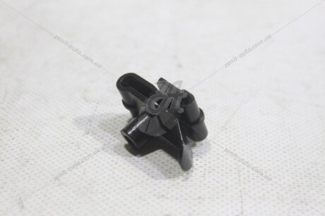 Кліпса обшивки LC200 (17-) 4,5d TOYOTA '9046705138