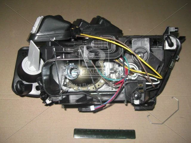 Фара права Audi A6 (01-) H7/H7 (20-A405-05-2B) TYC '20A405052B (фото 1)