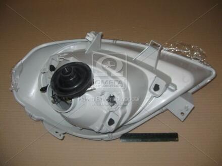 Фара правая Renault Trafic/Opel Vivaro/Nissan Primastar (01-) TYC '20A665052B