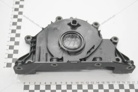 Кришка ременя маслонасоса з сальником VW Crafter, Tiguan (17-), Golf (13-)/Audi A3 (17-)/Skoda Octavia, Superb 1.6d, 2.0d (15-) VAG 04L103151A