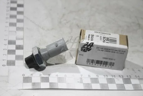 Датчик давления масла Audi A4-A8 VAG 06E919081D