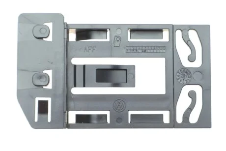 Фіксатор лівий накладки решітки радіатора VW Crafter (12-) (2E0853733) VAG '2E0853733