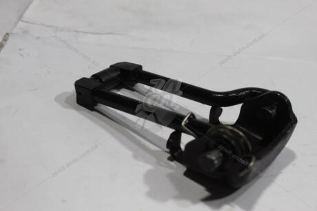 Фото ограничитель открытия задней двери VW Caddy (11-20) VAG '2K5827793 Ограничитель открытия задней двери VW Caddy (11-20) VAG '2K5827793