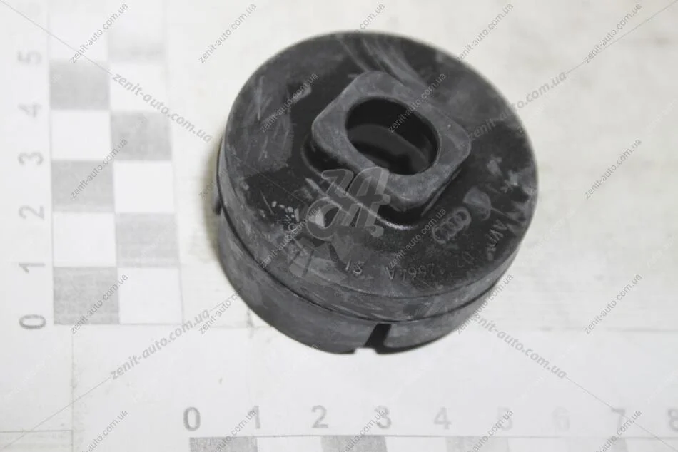 Опора радиатора нижняя Audi (10-18) VAG 4H0121276 (фото 1)