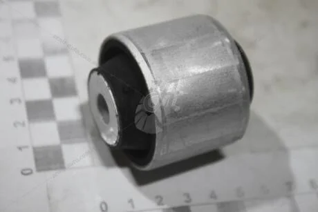 Сайлентблок рычага перед верх Audi A4 (16-) Audi A5 (17-), Audi A8 (18-) VAG 4N0407515
