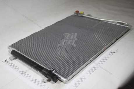 Радіатор кондиціонера VW Passat USA R1234YF (16-21) VAG 561816411