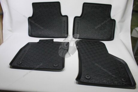 Килимки салону гумові (компл) Octavia III (13-) 1,4TSI (CZDA) VAG '5E1061550