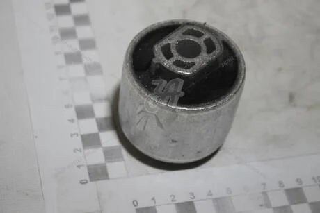 Сайлентблок важеля VW Passat (15-), Tiguan (16-), Golf/Audi A3/Skoda Octavia (13-), Superb/Seat Ateca (16-), Leon (13-) VAG 5Q0505541A