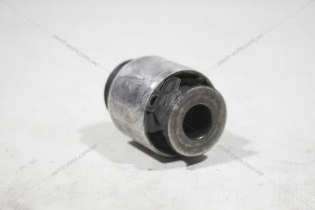 Сайлентблок цапфи VW Tiguan (16-)/Audi Q3 (19-)/Skoda Karoq (18-), Kodiaq (17-)/Seat Tarraco (19-) VAG 5Q0505553A