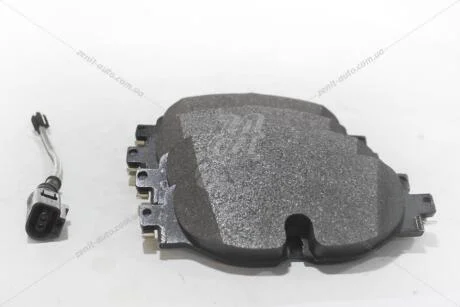 Колодки тормозные перед (компл) VW Arteon, Golf/Skoda Karoq, Kodiaq/Audi Q2 (17-), T-Roc, Tiguan (16-)/Seat Leon (13-) (5Q0698151AH) VAG '5Q0698151AH
