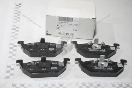 Колодки гальмівні перед (компл) Skoda Fabia (15-), Rapid (13-)/Seat Ibiza (16-17), Toledo (16-19) VAG 6C0698151B