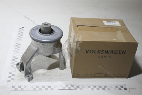 Опора ДВС задн VW T5 2.5D (03-10) VAG 7H0199849BC