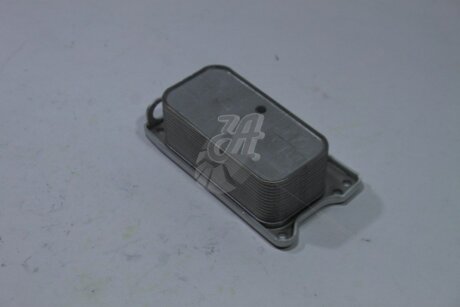 Радіатор масляний MB C-, E-, G-, GL-, M-, R-, S-, Sprinter, V-Class (01-) VIKA Premium '11183235