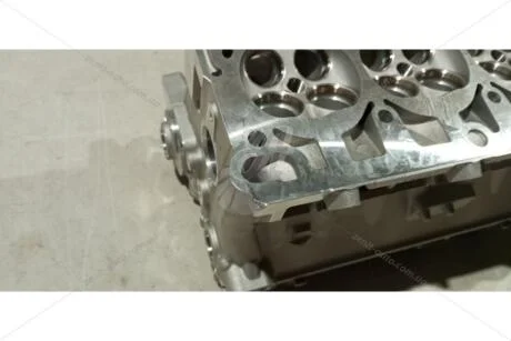 _уценка_скол угла_Головка блока двигателя /VW Passat(07-10)/Audi A4(07-15)/Skoda Octavia 1,8L (07-13) (11031803901) VIKA Vika '11031803901UCENKA