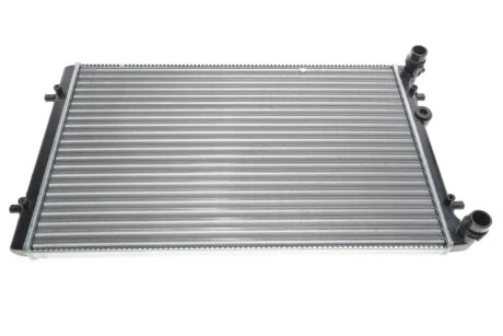 Радиатор VW Golf (96-03)/Audi A3 (97-03)/Seat Leon (00-06),Toledo (99-04) VIKA Vika 11210138301