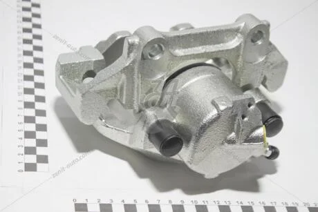 Суппорт тормозной передний правый с скобой Skoda Superb (02-08)/VW Passat (97-05)/Audi A4 (95-09),A6 (98-05) VIKA Vika 66150034701