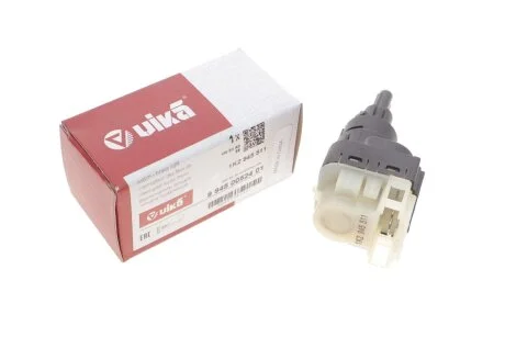 Датчик стоп-сигналу Skoda Octavia (04-08), Superb (02-08)/VW Caddy (04-08), Passat (03-05)/Audi A4 (01-08) VIKA Vika 99450052401
